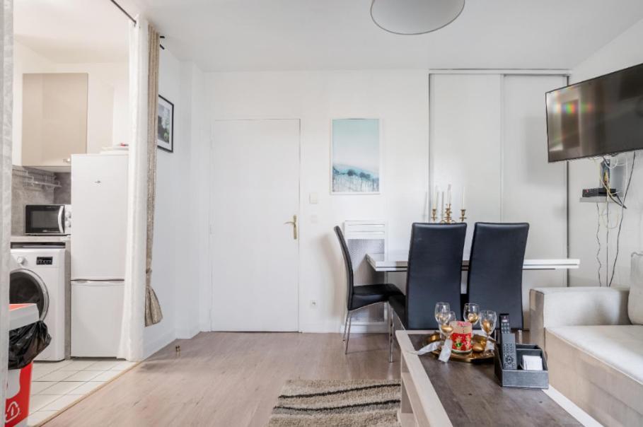 Appartement Spacieux Avec Terrasse Pres De Paris Et Du Stade De France Saint-Denis  Bagian luar foto